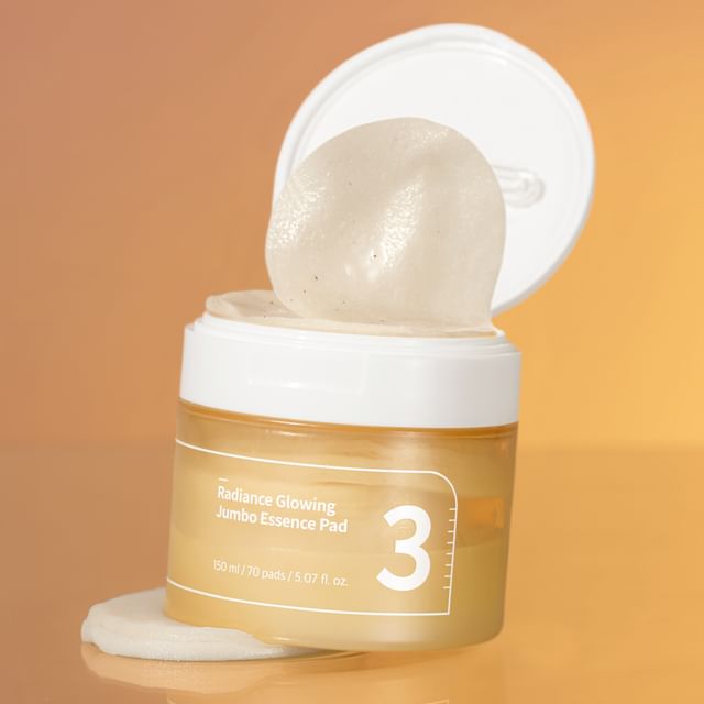 No.3 Radiance Glowing Jumbo Esencia Pad